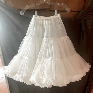 Square Dance Partners Please! Malco Modes Vintage 3 Tiered Ruffled Petticoat.